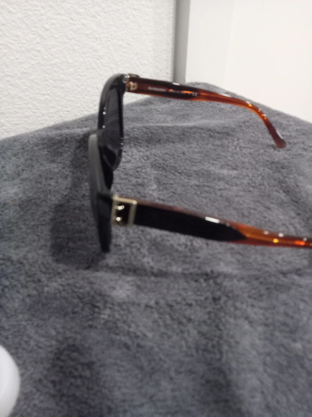 Black Cat-Eye Sunglasses with Patterned Temples